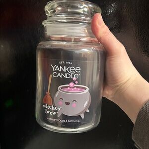 Yankee Candle Witches' Brew with Cauldron Design